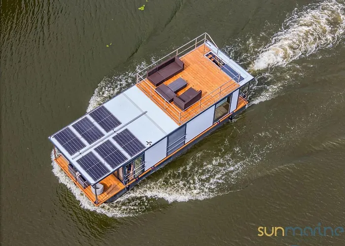 Traumzeitboot Helmut Auf Dem Scharmuetzelsee Bad Saarow